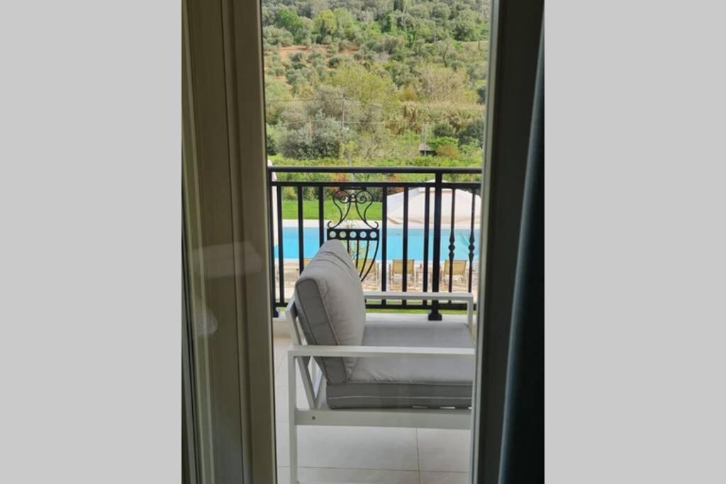 Villa Stefania อายีโอส เยออร์ยิโอส ปากอน ภายนอก รูปภาพ
