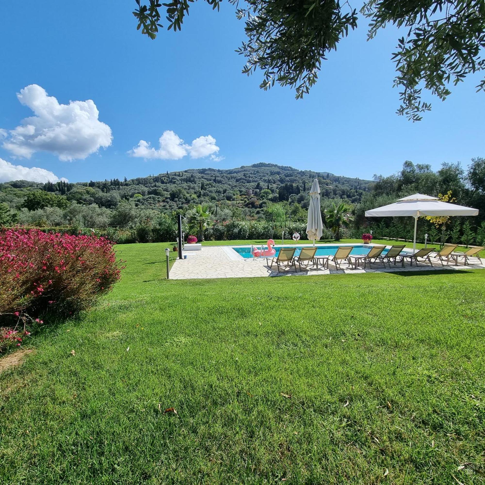 Villa Stefania อายีโอส เยออร์ยิโอส ปากอน ภายนอก รูปภาพ