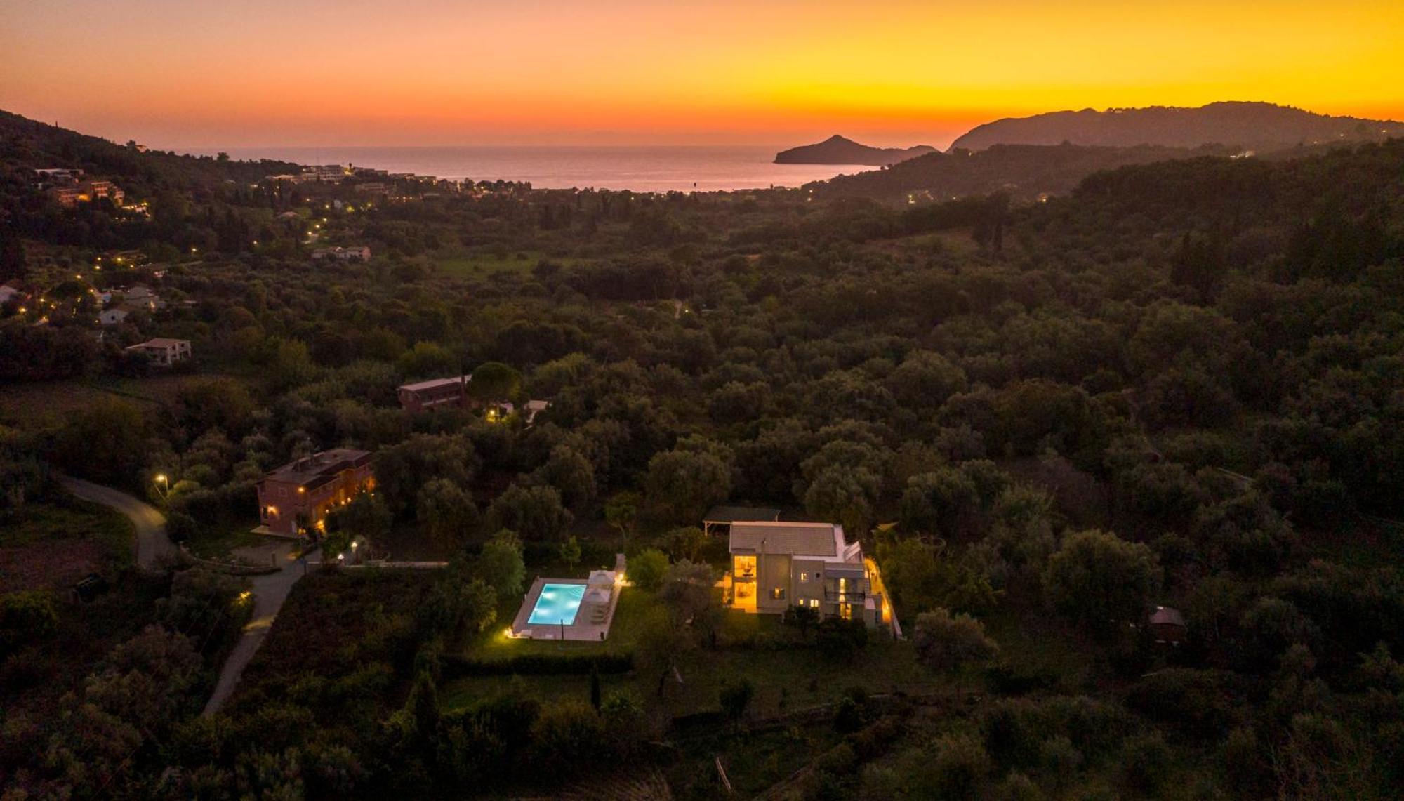 Villa Stefania อายีโอส เยออร์ยิโอส ปากอน ภายนอก รูปภาพ